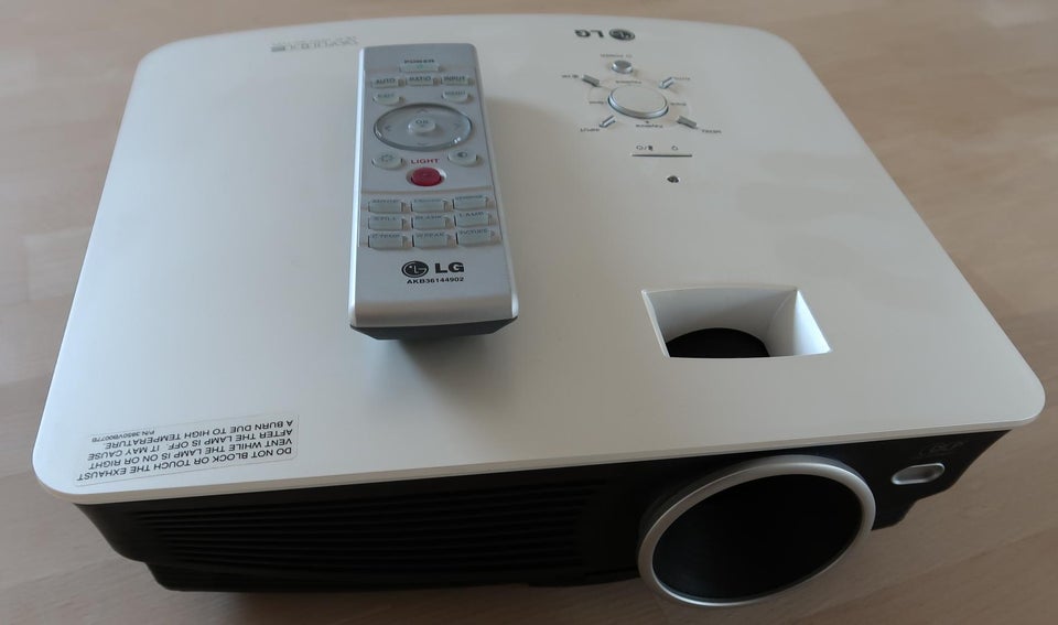 LG Wide DLR Projector