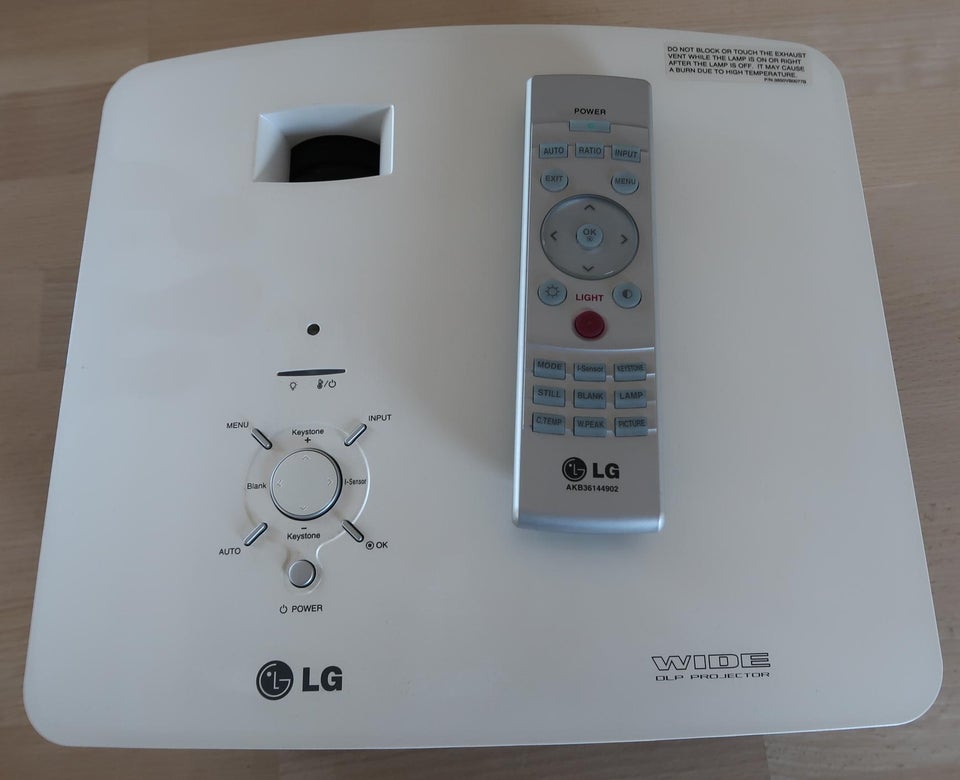 LG Wide DLR Projector