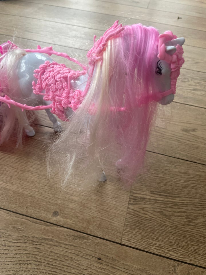 Barbie, Barbie hest med vogn