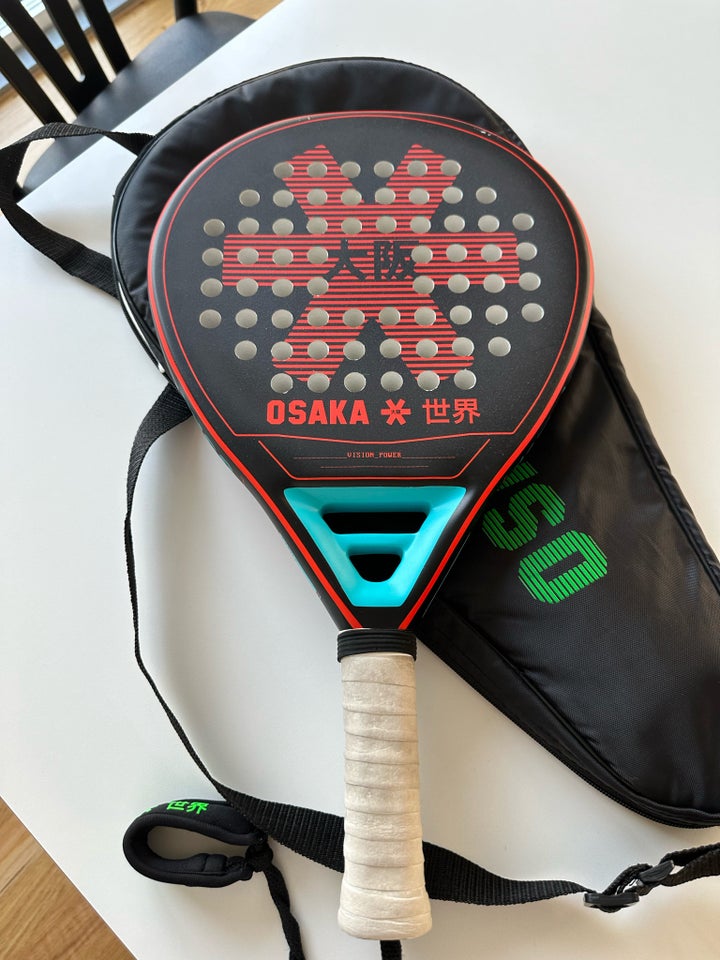 Padel bat, Osaka