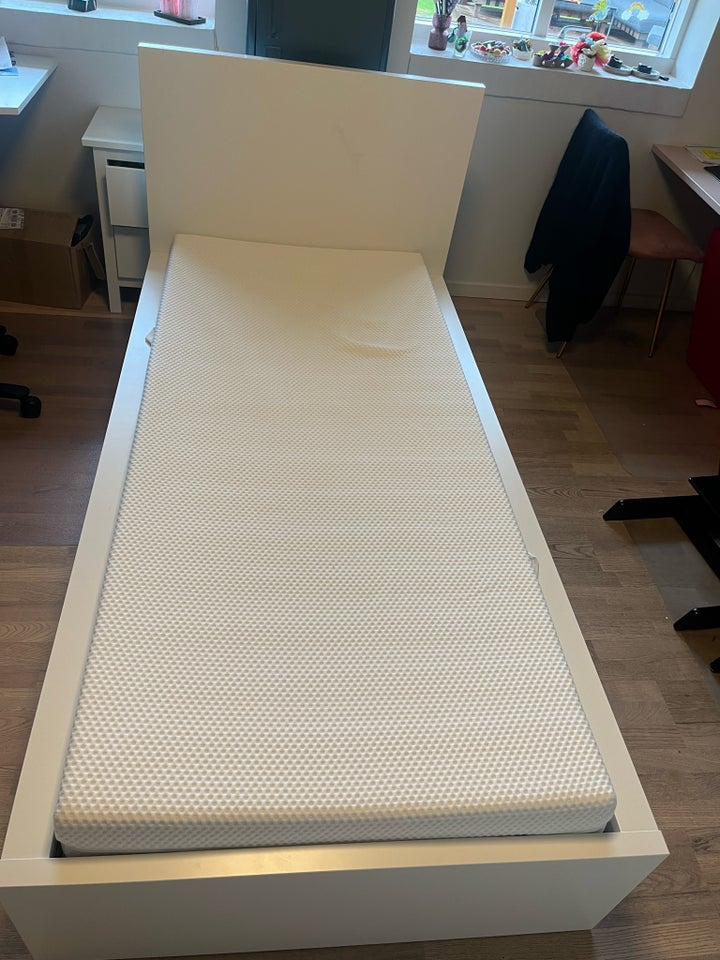 Enkeltseng, Ikea Malm, b: 105 l: 200