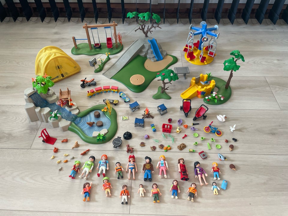 Playmobil, Store udeliv og