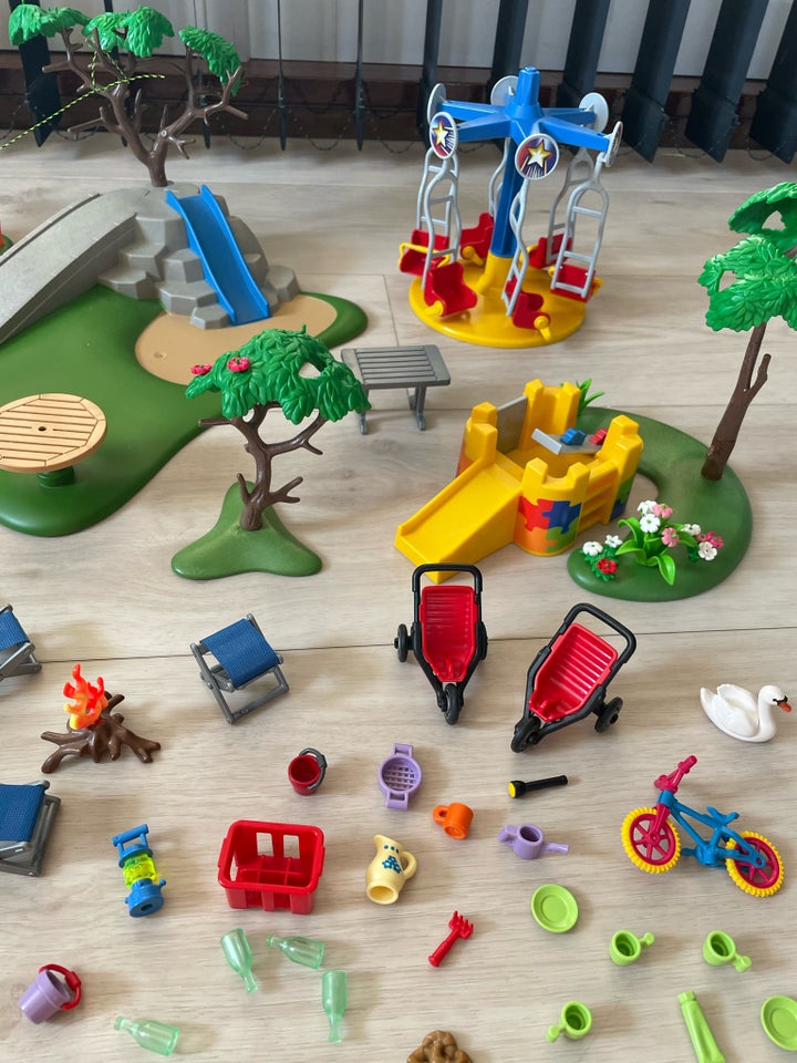 Playmobil, Store udeliv og