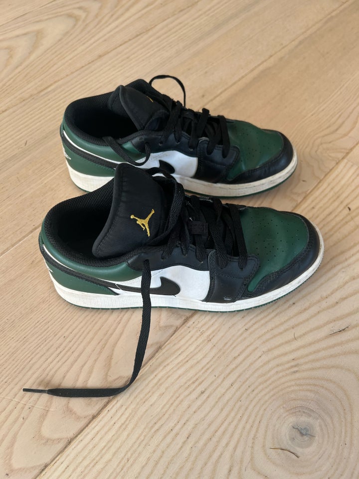 Sneakers, Nike Air Jordan 1 Low