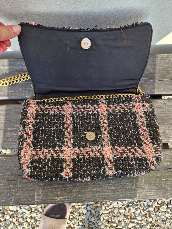 Crossbody, Beck Søndergaard