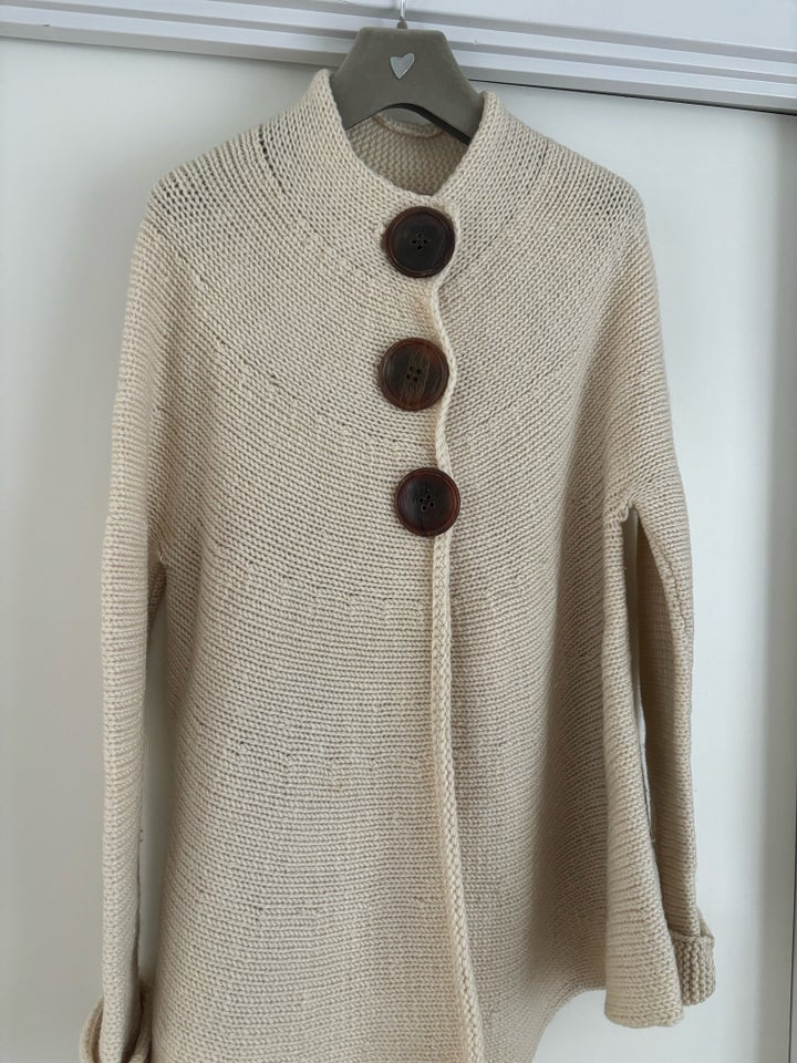 Cardigan, Rabens Saloner, str. 38