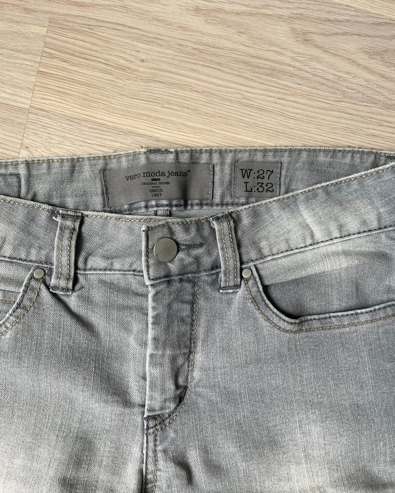 Jeans Vero Moda str 27