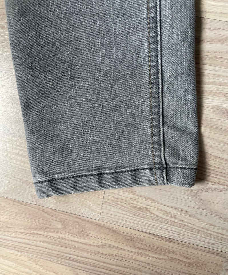 Jeans Vero Moda str 27