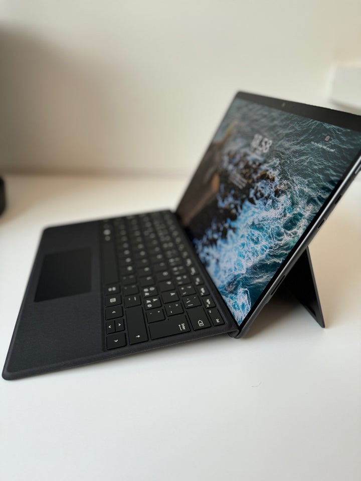 Microsoft Surface Pro 8, 2,4 GHz, 8