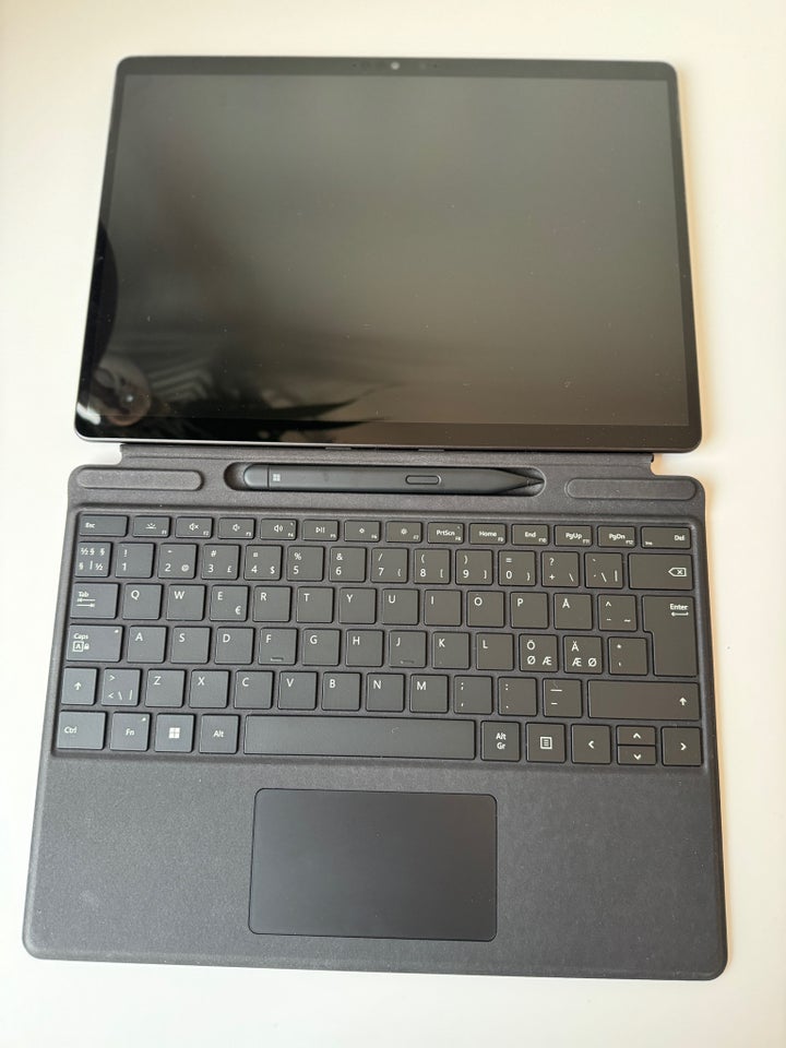 Microsoft Surface Pro 8, 2,4 GHz, 8