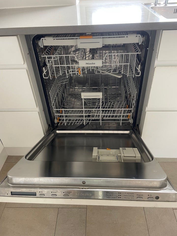 Miele G5670SCVi, indbygning, b: