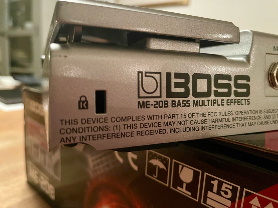 Bass effekter, Boss ME-20B