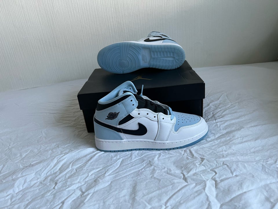 Sneakers, Nike Jordan, str. 40