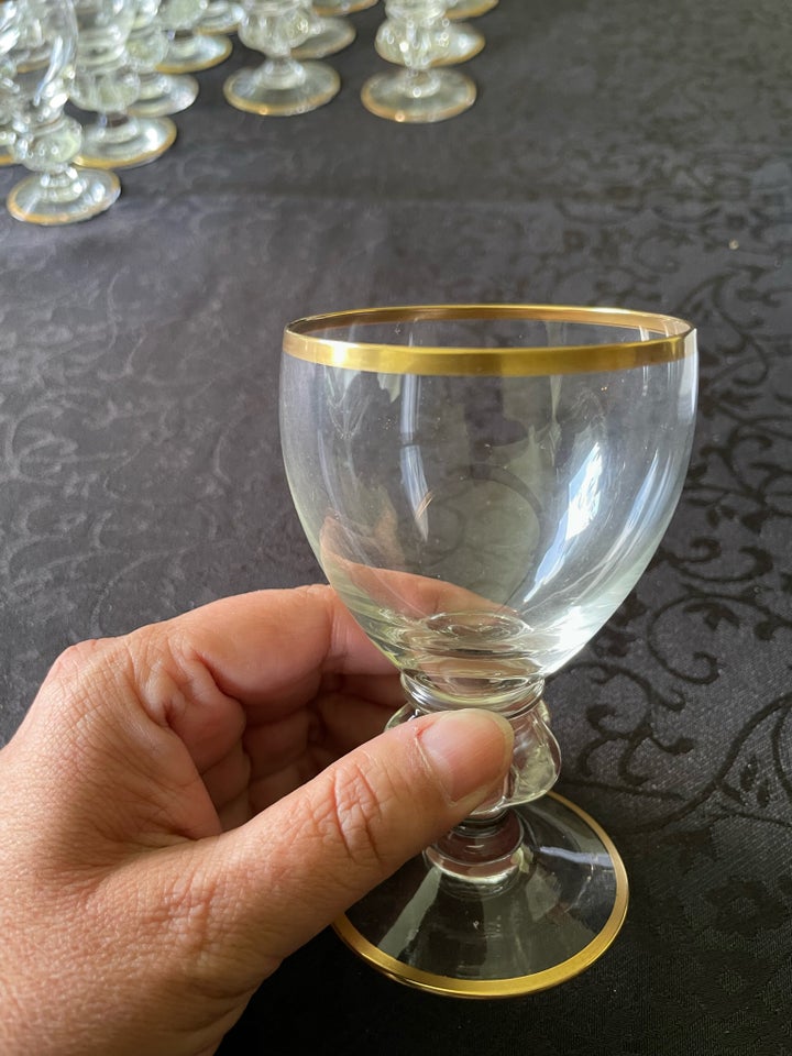 Glas, Rødvin, Gisselfelds