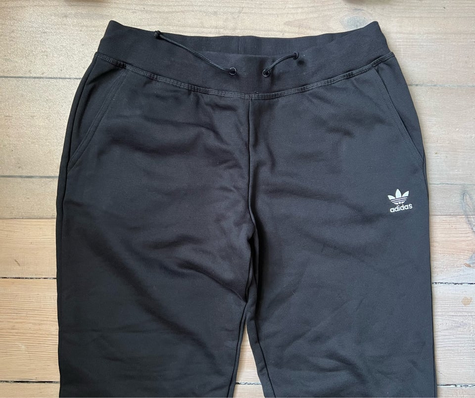 Andet, Adidas, str. 40