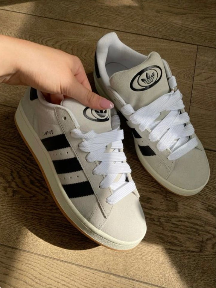 Sneakers str 385 Adidas