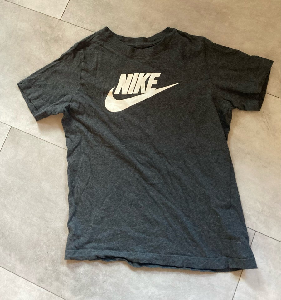 T-shirt, T-shirt, Nike