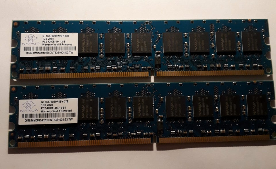 2 stk Nanya 1GB DDR2 SDRAM