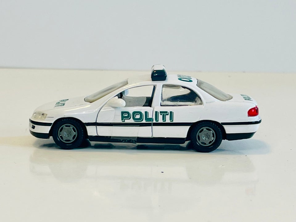 Modelbil Opel - Politi, skala 1:43