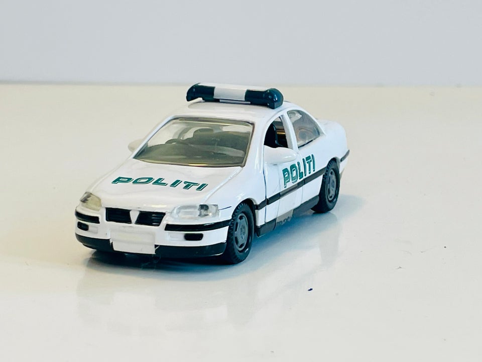 Modelbil Opel - Politi, skala 1:43