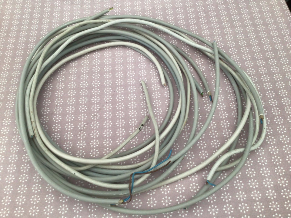 Ledning, 8 kabler a ca 2meter m.