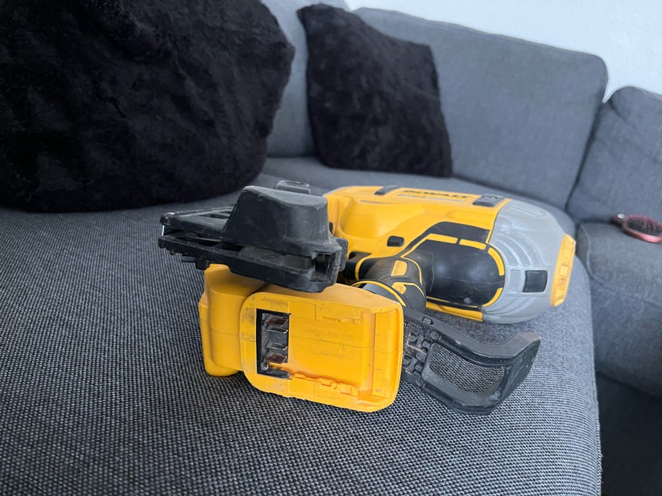 Sømpistol, Dewalt