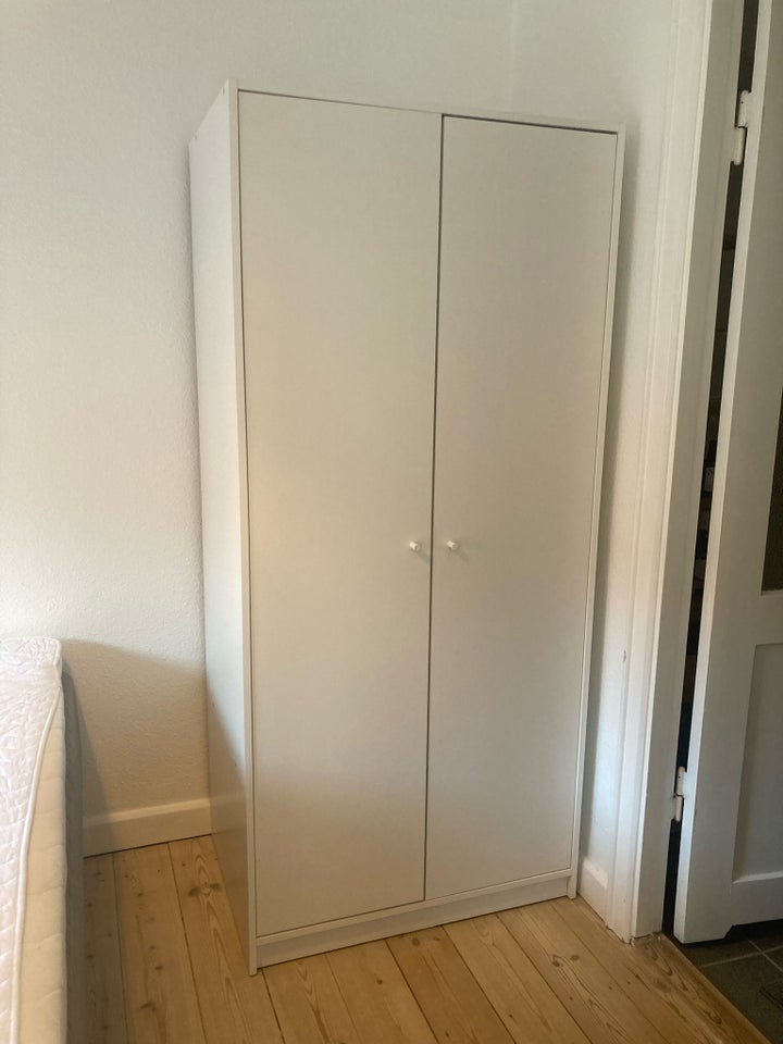 Klædeskab IKEA b: 80 d: 55 h: 175