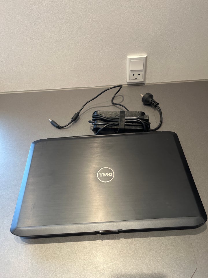 Dell E5530, Intel i3 2.40 GHz, 4 GB