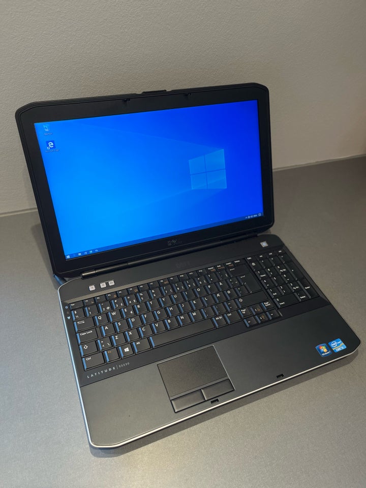 Dell E5530, Intel i3 2.40 GHz, 4 GB