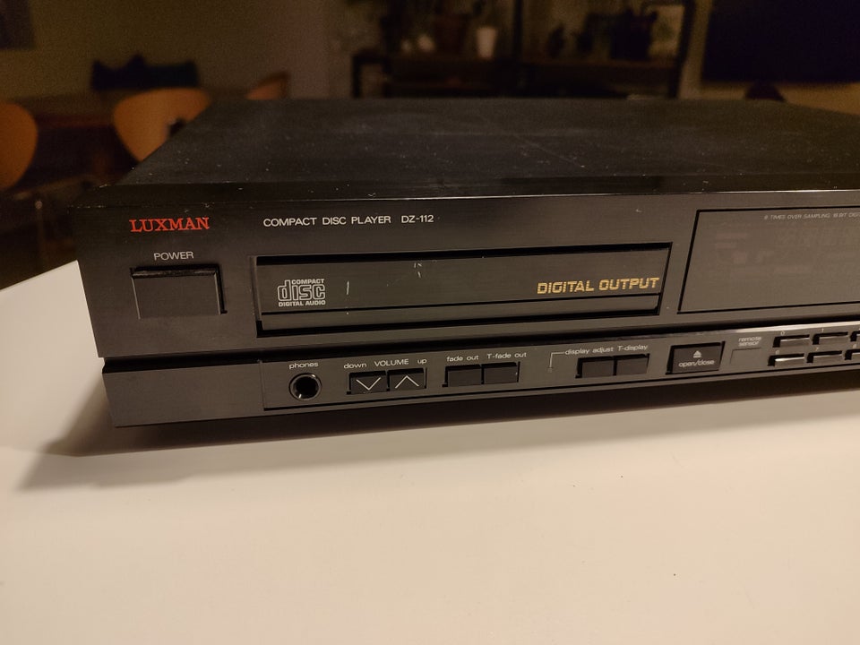 CD afspiller, Luxman, DZ-112