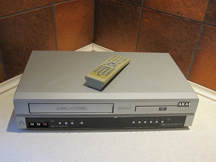 VHS videomaskine Akai DV-V606N