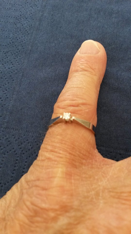 Fingerring hvidguld 14 kt med