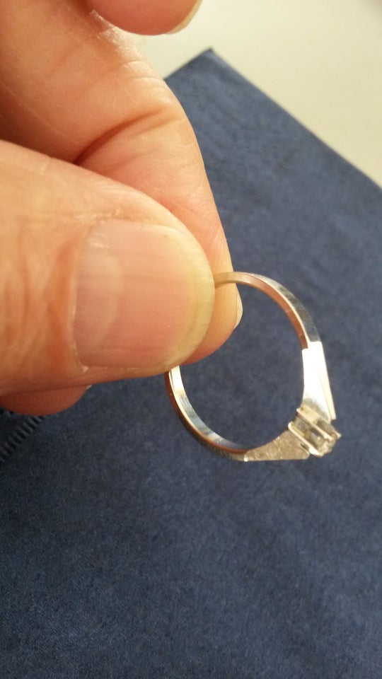 Fingerring hvidguld 14 kt med