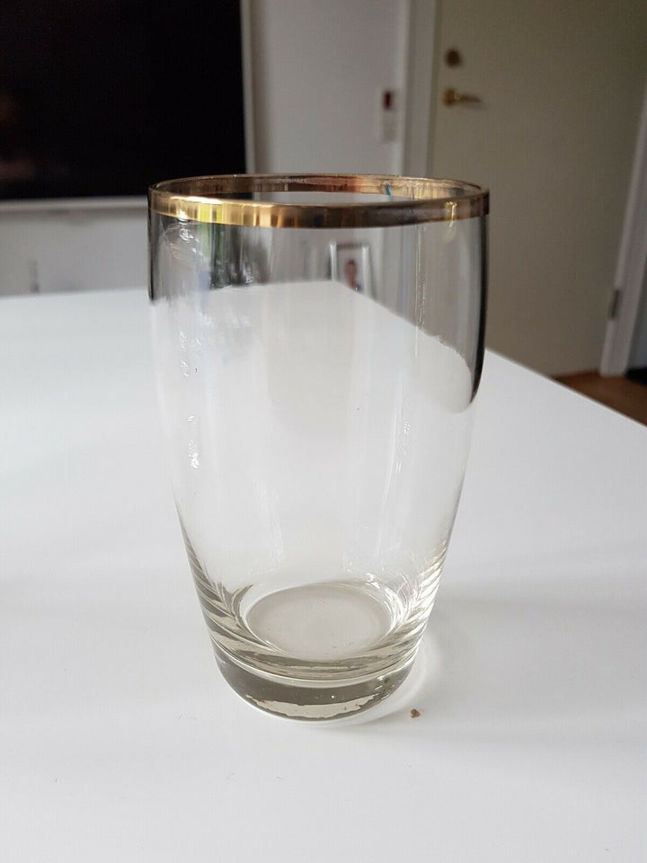 Glas vandglas og sodavandsglas