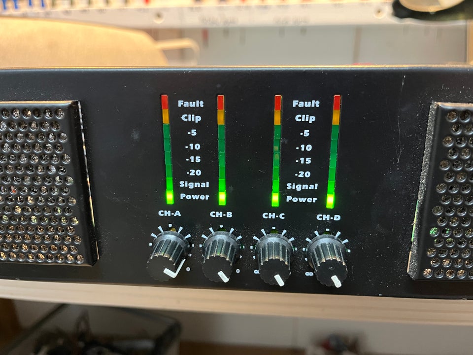 T.amp TSA 4-1300 (Defekt)