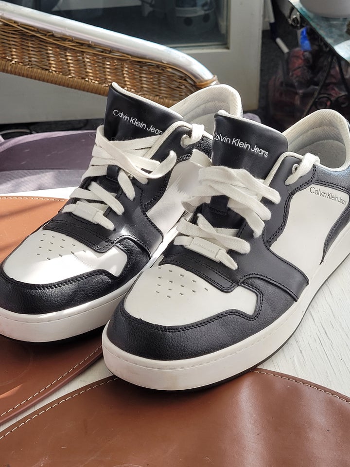 Sneakers, Calvin Klein, str. 43