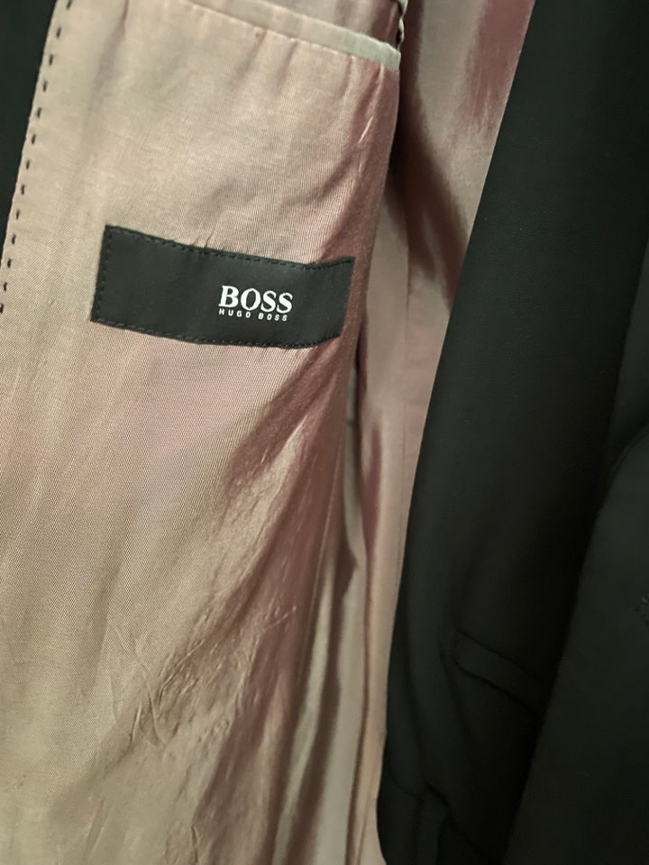 Habit, Hugo Boss, str. M