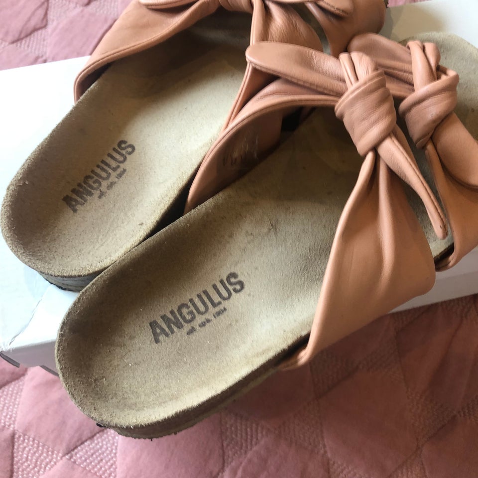 Sandaler, str. 38, Angulus