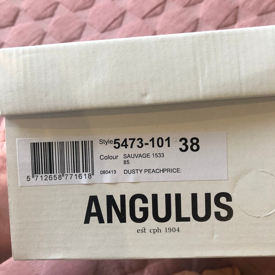 Sandaler, str. 38, Angulus