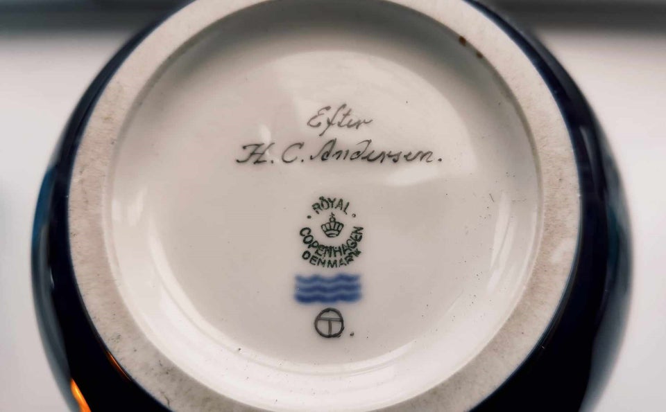 Porcelæn, Blå glasvase med H.C