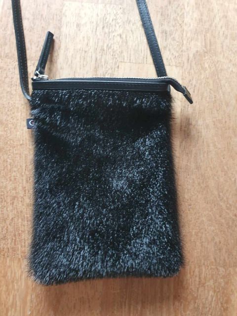 Crossbody, Isaksen Design