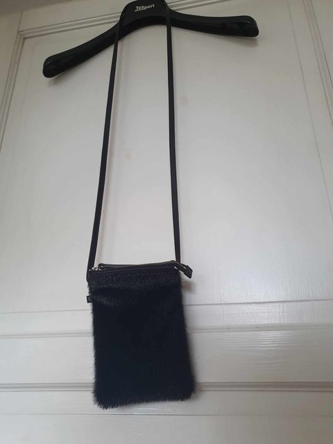 Crossbody, Isaksen Design