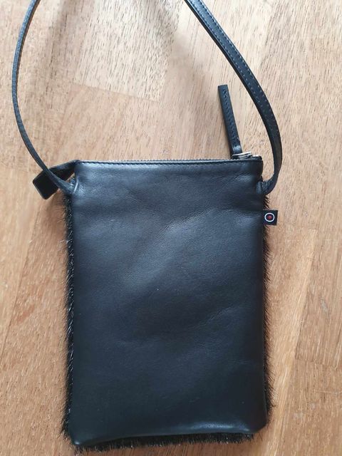 Crossbody, Isaksen Design