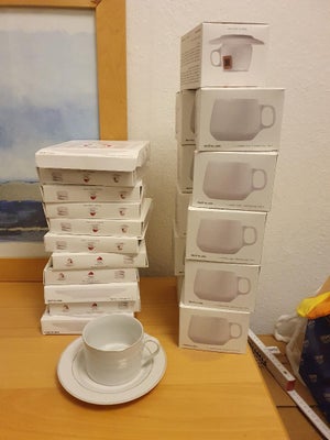 Porcelæn 11 kopper + underkopper