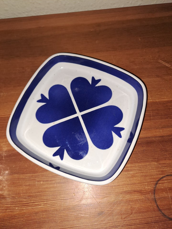 Porcelæn, Kongelig skål fra Den