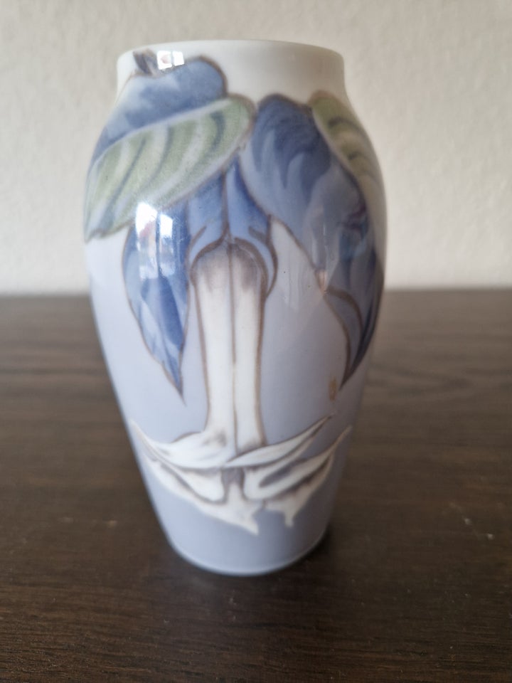 Vase, Vase med blomst, Royal