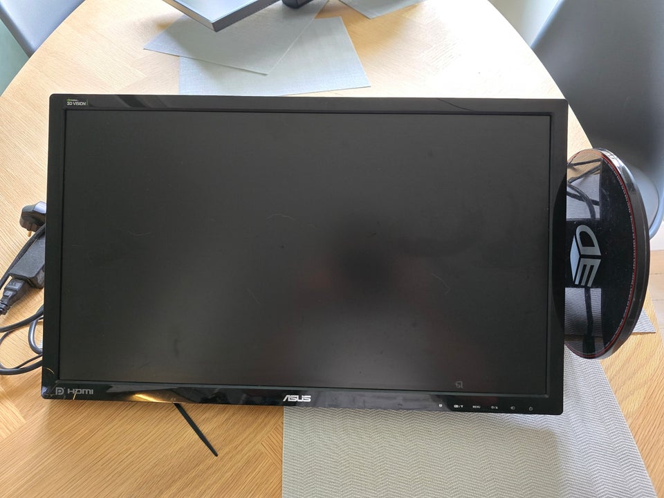 2 stk Asus computermonitors