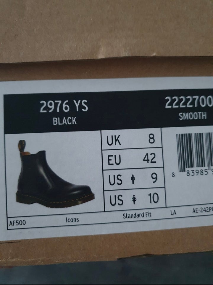 Dr Martens chelsea boots