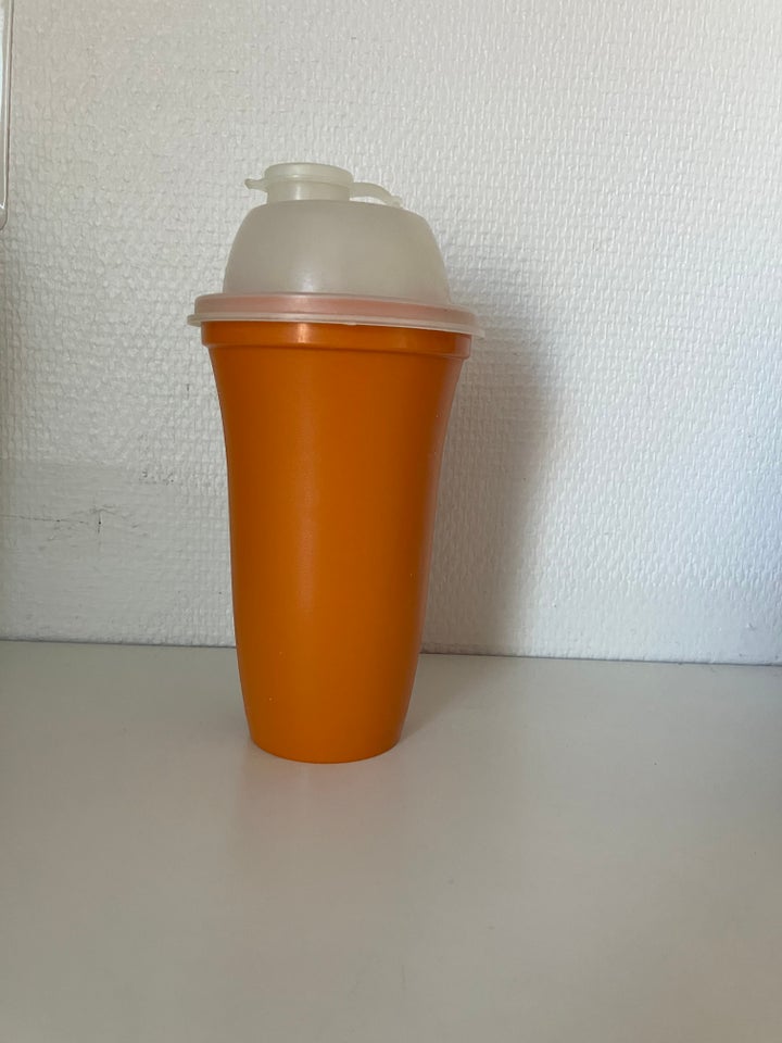 Tupperware Shaker Tupperware