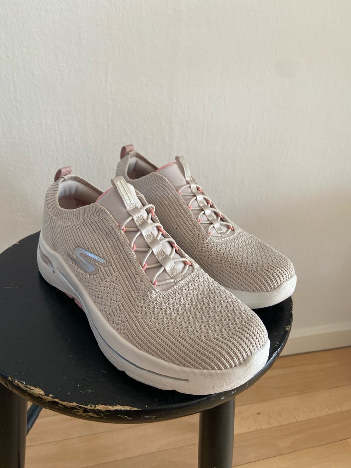 Sneakers str 39 Sketchers